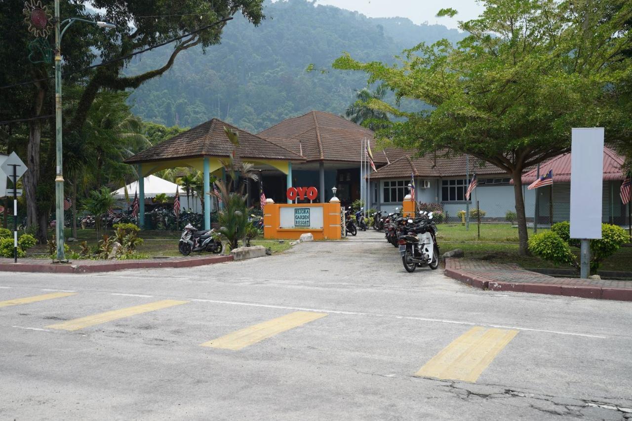 Oyo 44020 Kejora Garden Resort Kampong Pasir Bogak Ngoại thất bức ảnh
