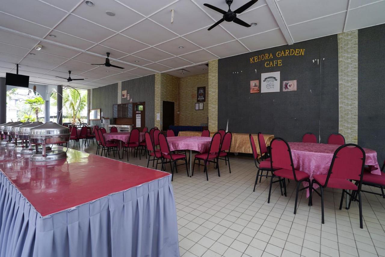 Oyo 44020 Kejora Garden Resort Kampong Pasir Bogak Ngoại thất bức ảnh