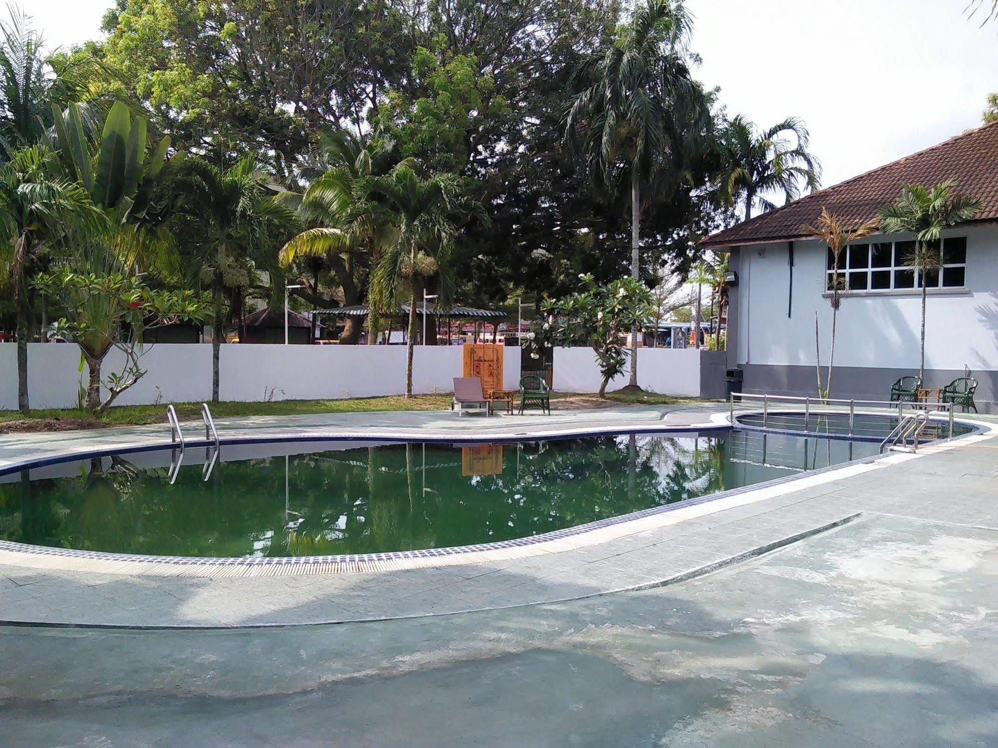 Oyo 44020 Kejora Garden Resort Kampong Pasir Bogak Ngoại thất bức ảnh
