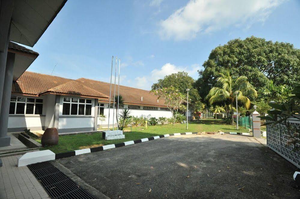 Oyo 44020 Kejora Garden Resort Kampong Pasir Bogak Ngoại thất bức ảnh